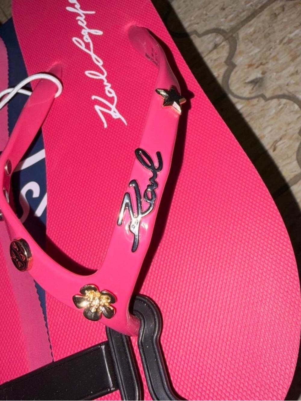 Karl Lagerfeld NWT Paris Charm Flip Flops Pink with Gold tone emblishments - Picture 4 of 6